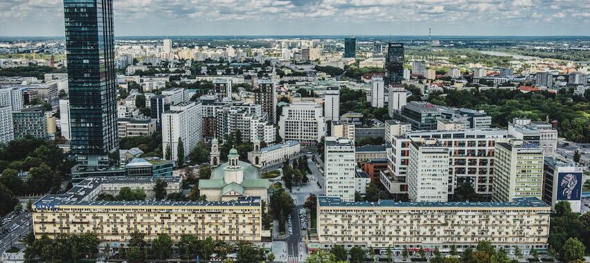 South Śródmieście is a chic area with bistros and French Art Nouveau buildings. The area is home to fashionable craft beer bars and luxurious boutiques that showcase the work of Polish designers